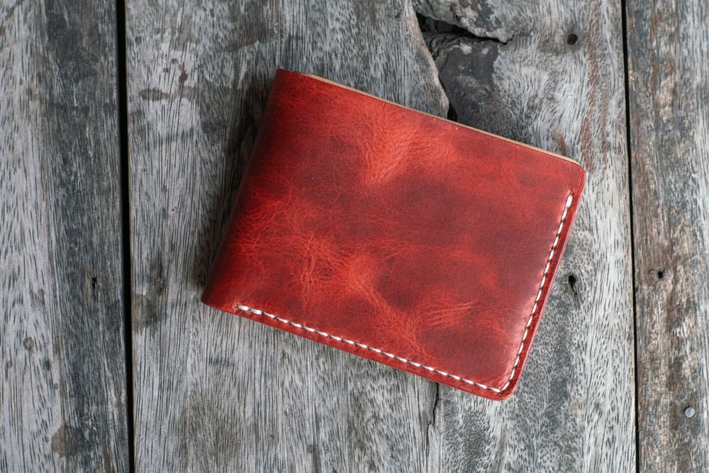 What should I look out for when purchasing a bifold wallet