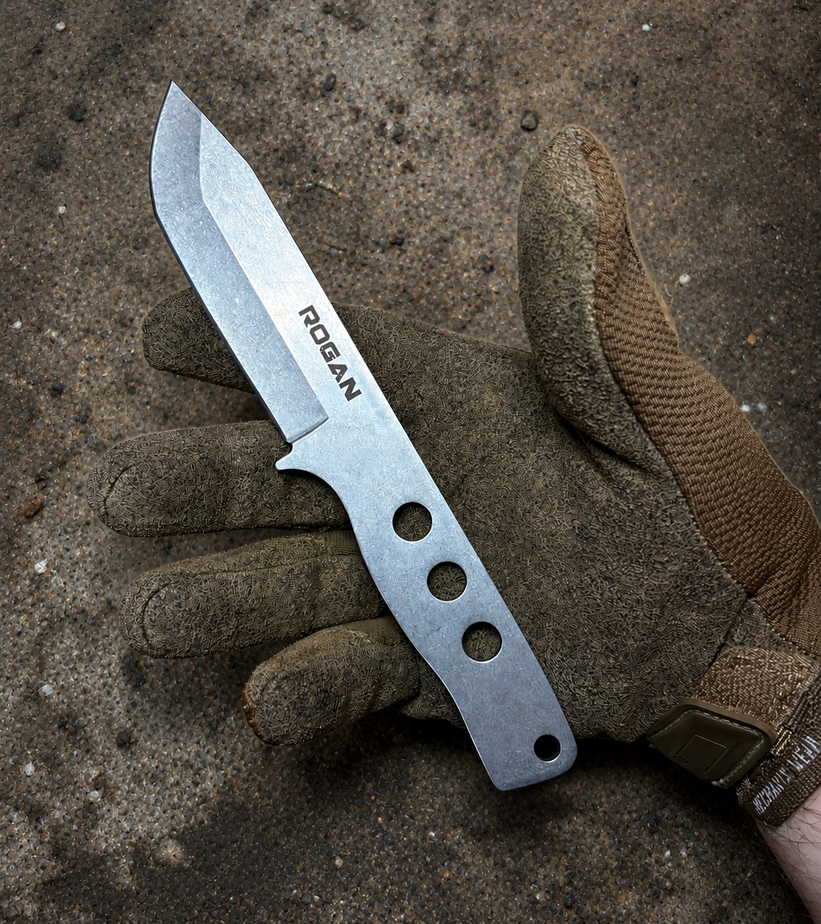 ROGAN Field Knife - RECON (Comes with sheath and belt clip.)