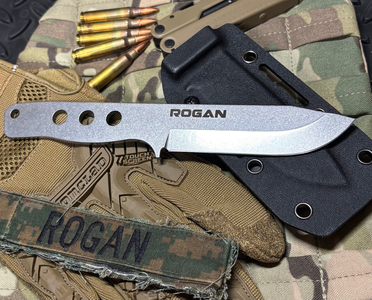 RFK-PRO Comes with sheath and belt clip.