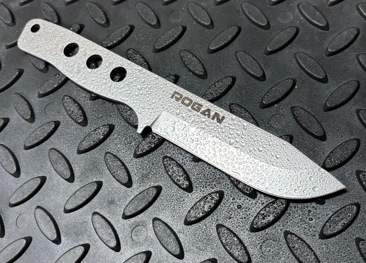 RFK-PRO Comes with sheath and belt clip.