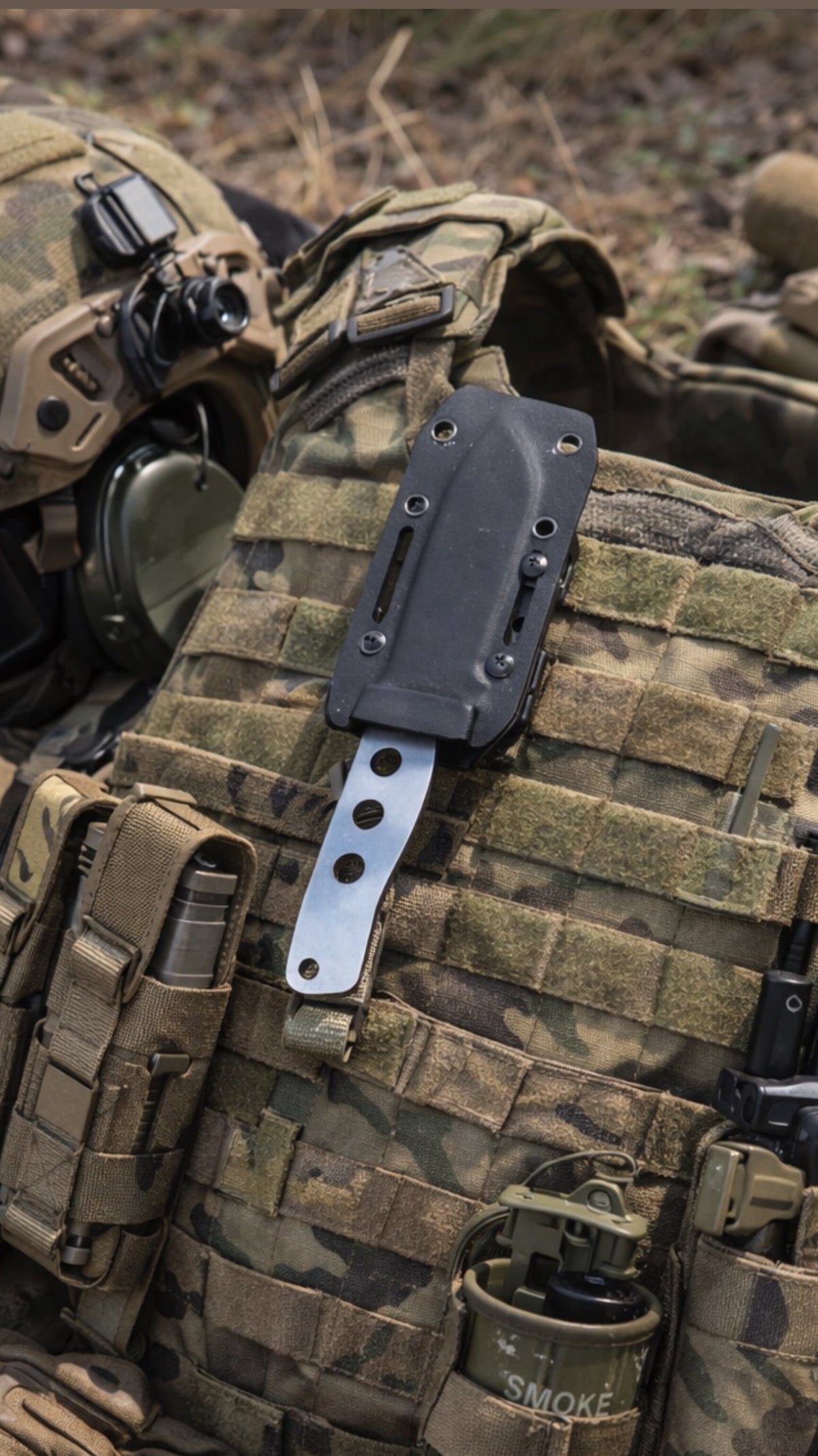 RFK-PRO Comes with sheath and belt clip.