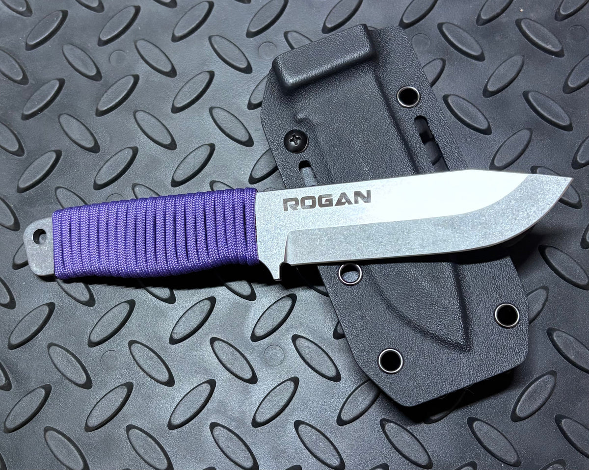 RFK-PRO Comes with sheath and belt clip.