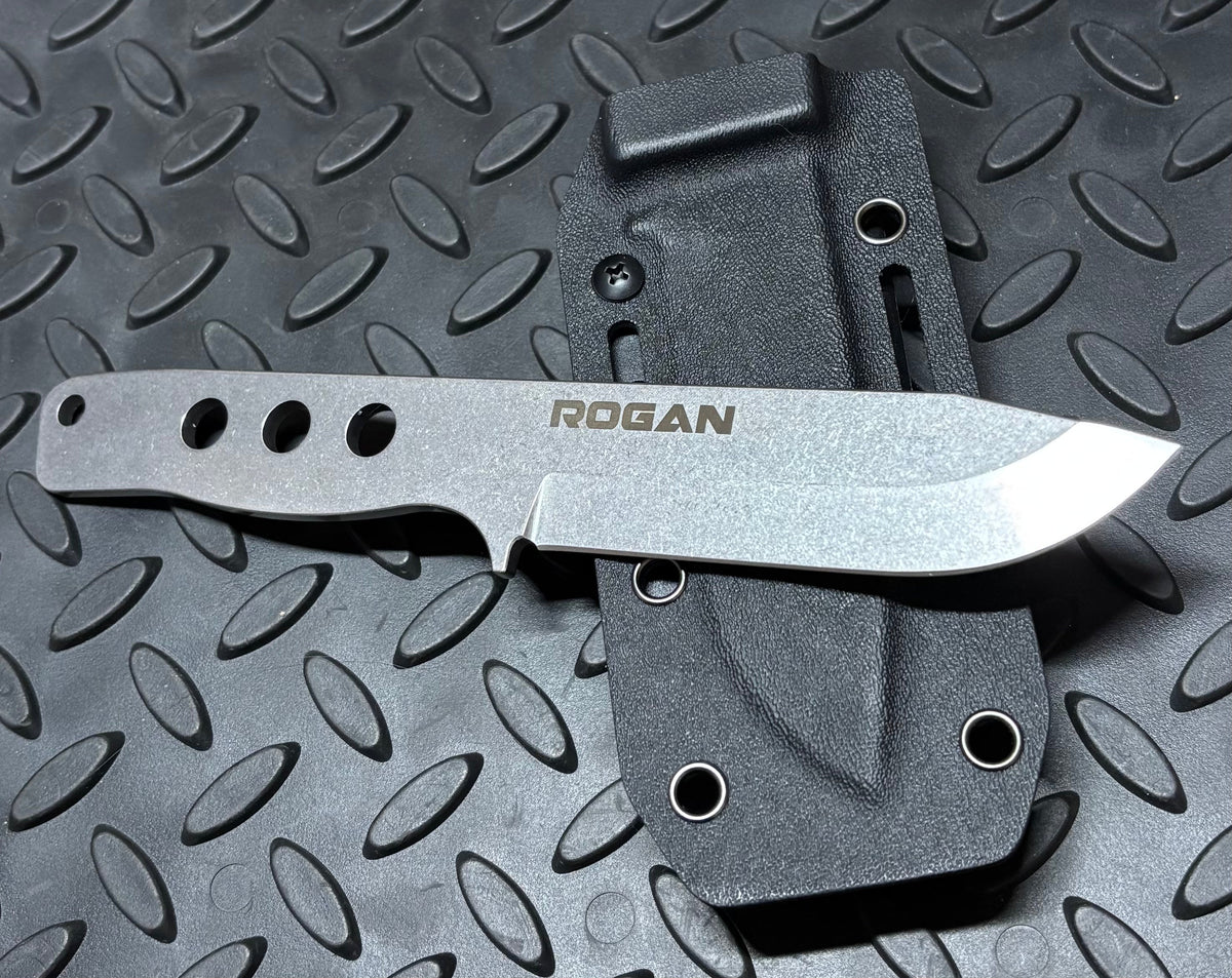 RFK-PRO Comes with sheath and belt clip.
