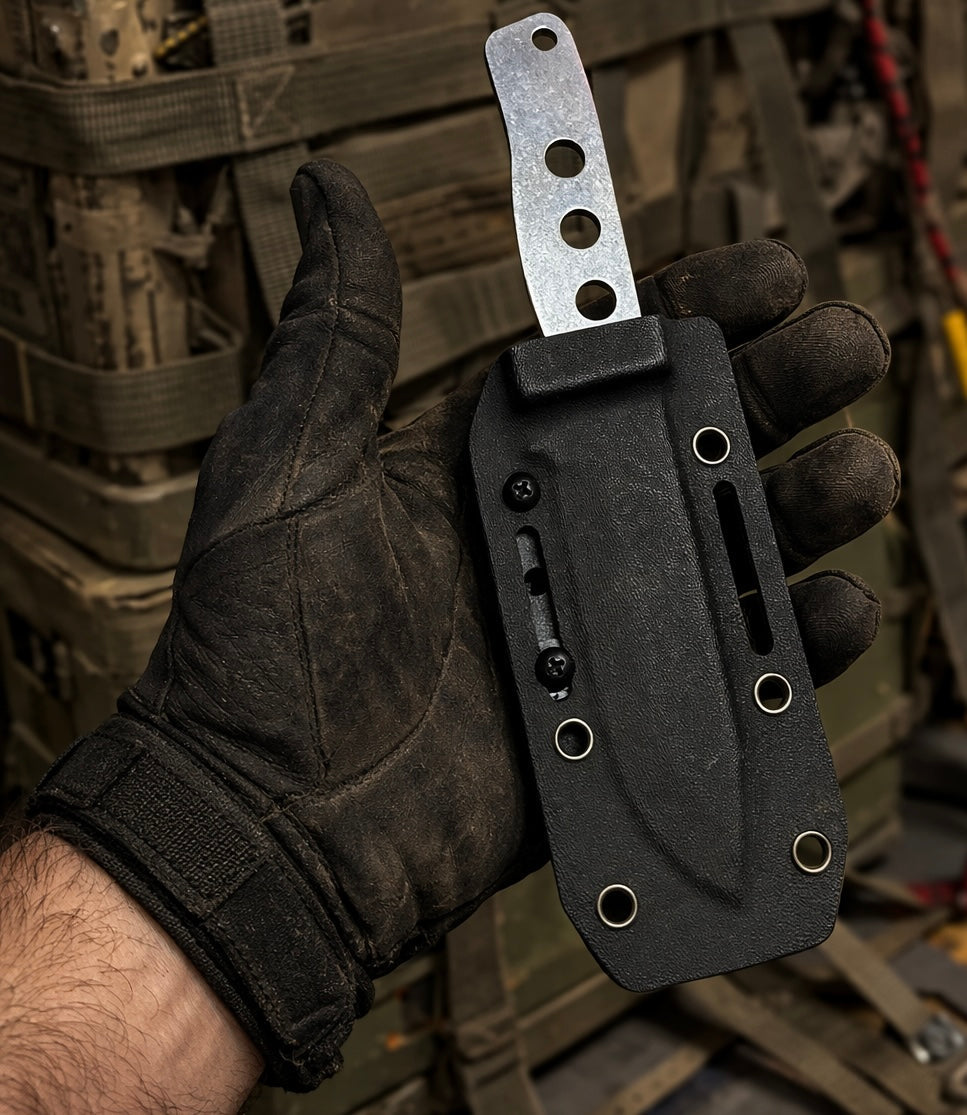 RFK-PRO Comes with sheath and belt clip.