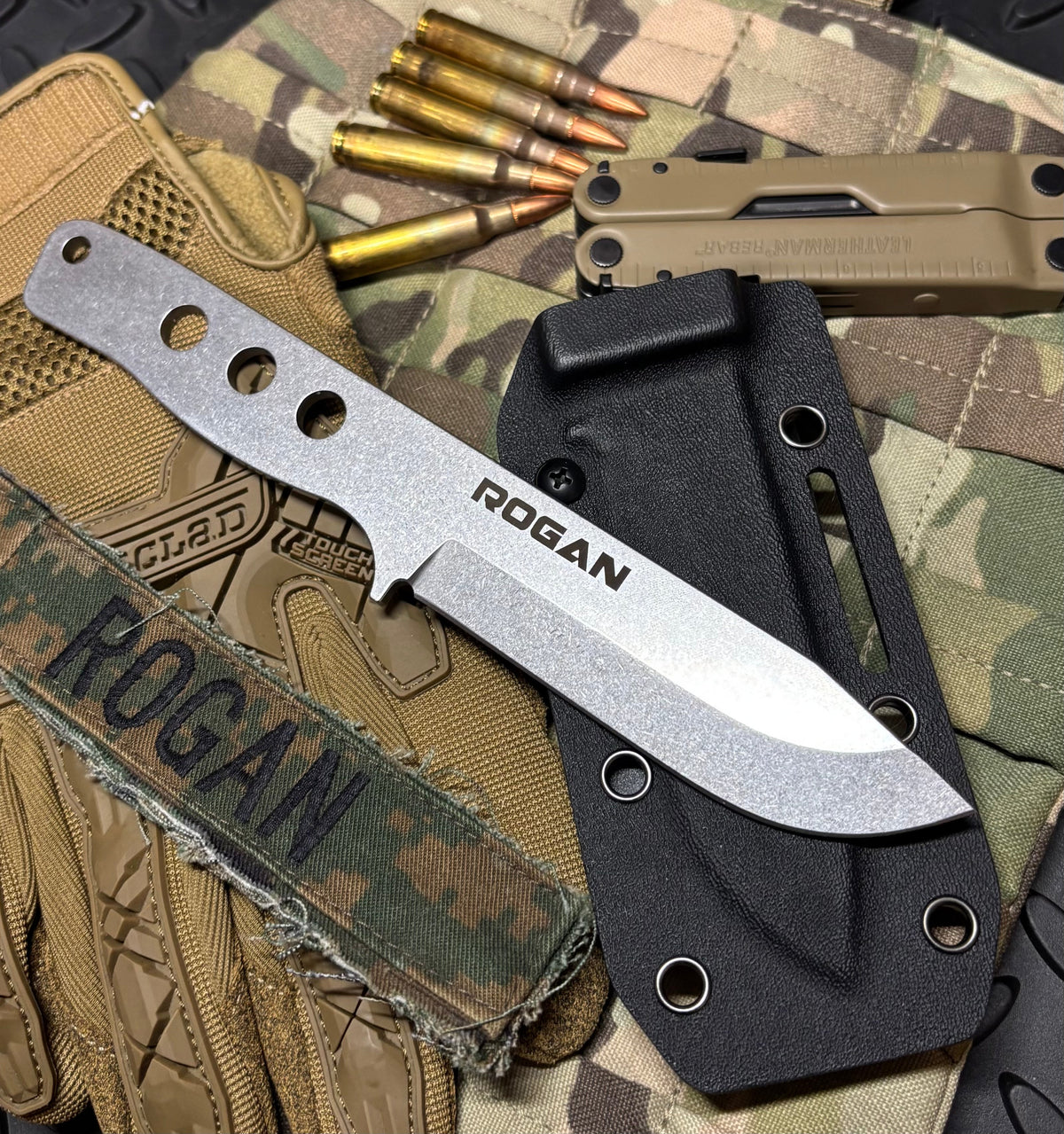 RFK-PRO Comes with sheath and belt clip.