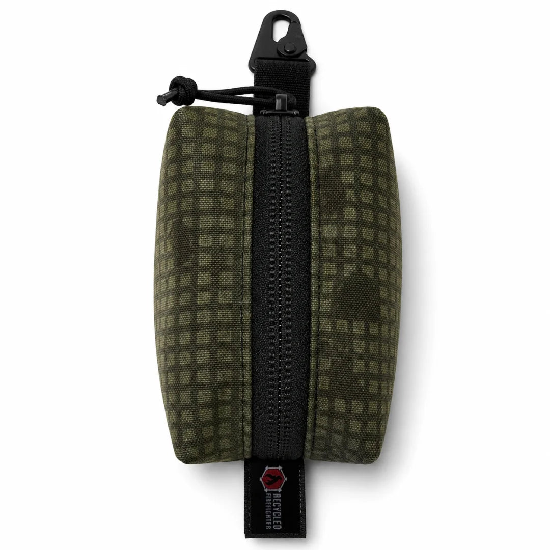 The Desert Night Camo Hot Shot Commander Keychain Pouch by Recycled Firefighter features a dark, arid camouflage finish built for demanding EDC use. Handcrafted in the USA, this compact pouch clips to keys or webbing for reliable on-the-move access.